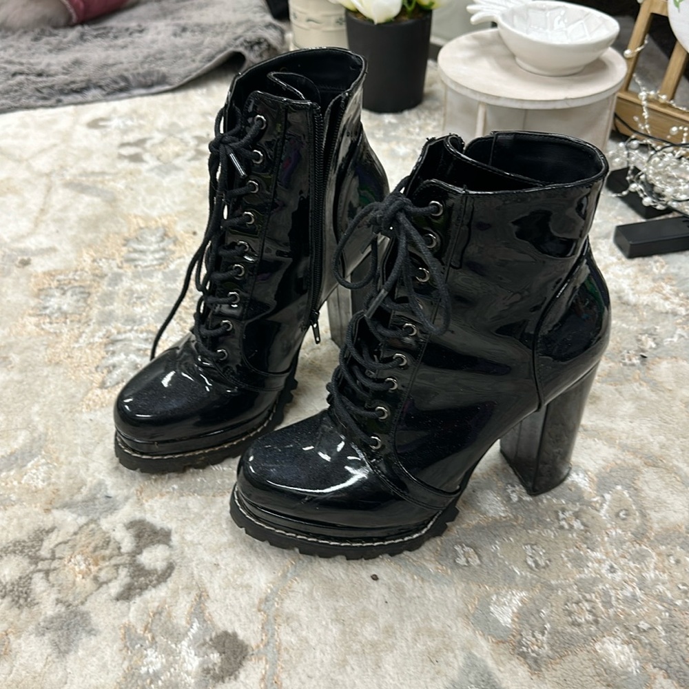 Heeled boots